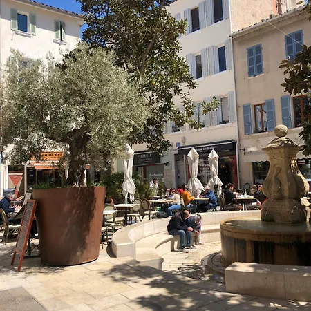 Apartment La Fontaine De La Place La Ciotat